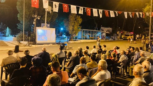 İzmir'in Kurtuluşu Münasebetiyle Film Gösterimi Tertip Edildi.