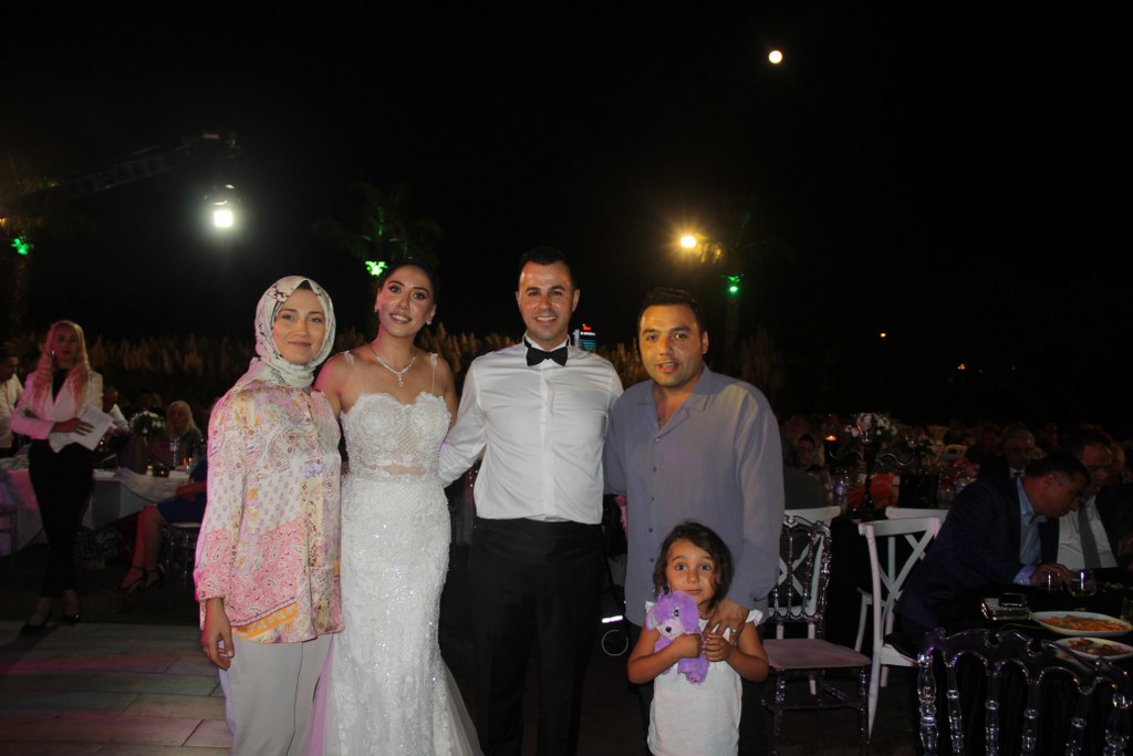 KAYMAKAMIMIZ EYÜP KAYKAÇ, MESAİ ARKADAŞLARIMIZ BUSE VE İSA KOÇAK ÇİFTİNİN MUTLU GÜNLERİNDE YANLARINDA OLDU.